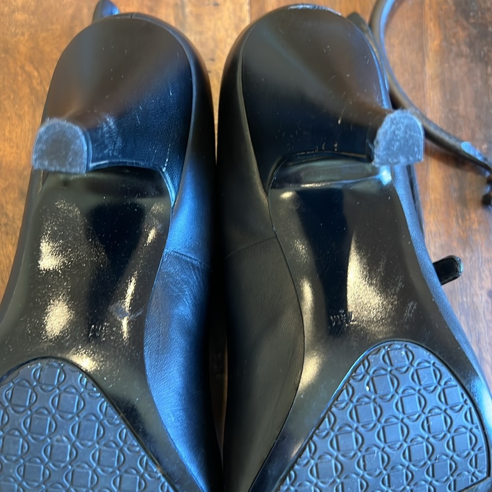Nine West Black Pumps With Small Buckle Accent Size 71/2 - Picture 6 of 11
